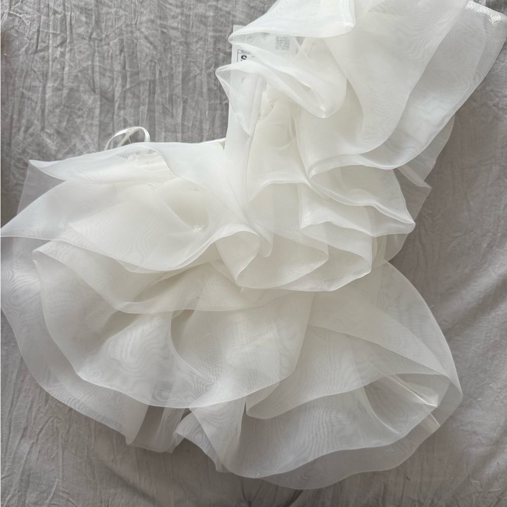 Zara White Ruffled Blouse
